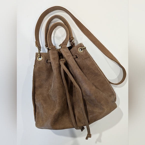 Roots Hailee Brown Leather Bucket Bag - Picture 10 of 15